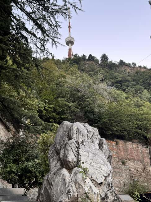 Tbilisi Legends: Mtatsminda Pantheon & Panoramic Views - Exploring the Mtatsminda Pantheon and Its Notable Resting Places