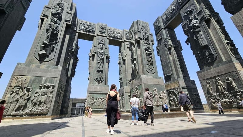 Tbilisi: Mtskheta Jvari Bazaar, Chronicles of Georgia & Wine - Convenient Starting Points in Tbilisi