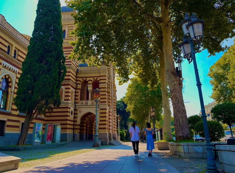 Tbilisi: Top 20 Highlights Guided Walking Tour with Tastings - Visiting Old Tbilisis Historic and Cultural Landmarks