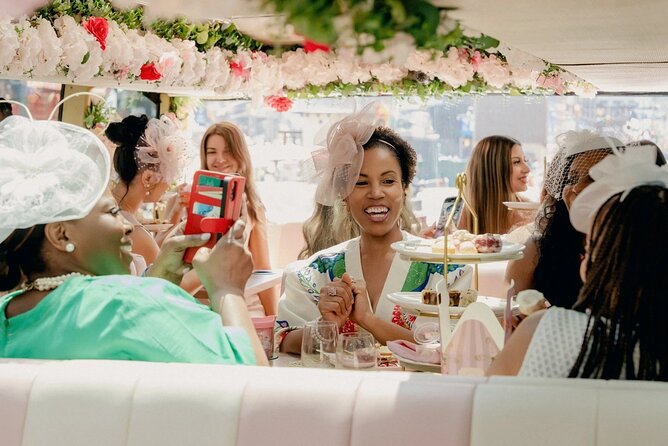 Tea Around Town: Chicago Tea Experience & City Sights - Exploring Chicago’s Landmark Stops from the Bus