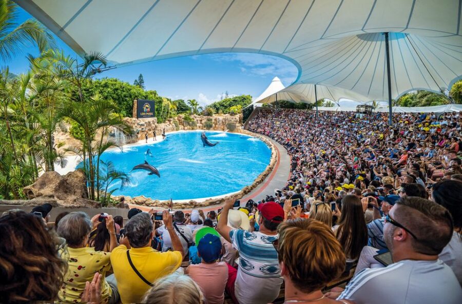 Tenerife: Loro Parque Entry Ticket - Exploring the Animal Habitats and Exhibits