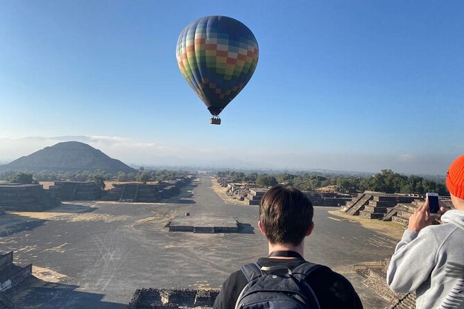 Teotihuacan Archaeology Tours - Meeting at the Site in the Cool Morning Light