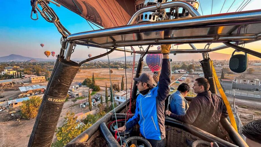 Teotihuacan: Private Balloon Flight with optional Transfer - The Private Balloon Flight Over Teotihuacan: An Exclusive Perspective