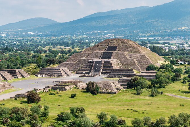 Teotihuacán Tour La gruta and Pottery Crafting Experience - Dining at La Gruta: Mexican Flavors in a Natural Setting