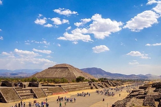 TEOTIHUACAN with a certified local guide -PRIVATE & SHARED OPTION - Visiting the Museo de Sitio Teotihuacan