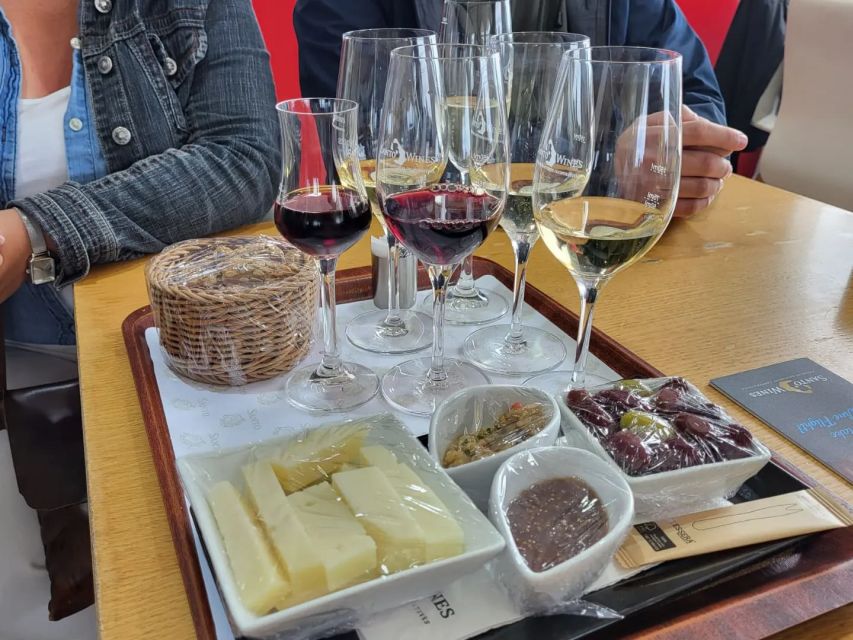 The 6-Hour Santorini Exploration From Beaches to Sunsets - Discovering Santorini’s Unique Beaches: Red and Black Sand