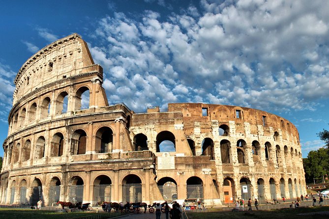 The Best of Rome: Colosseum and Vatican with Pantheon and Trevi - Exploring the Colosseum and Roman Forum with an Art Historian