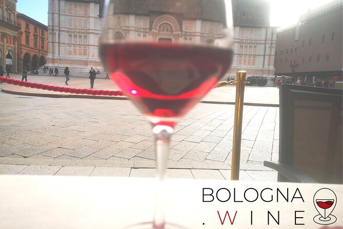 The downtown wine experience - Starting Point in Bologna’s Historic Piazza del Nettuno