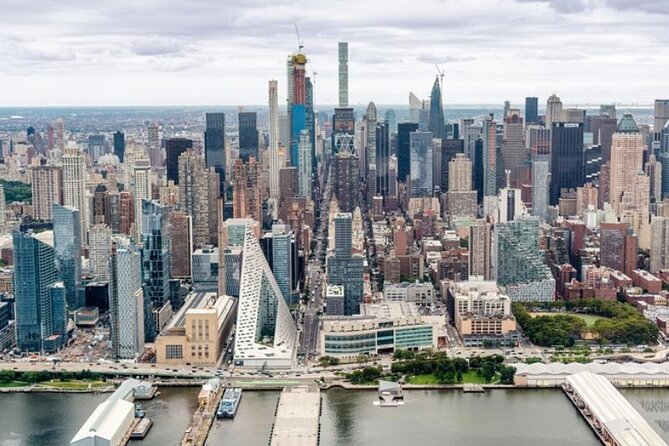 The Empire Helicopter Tour of New York - Inside the Small Group Experience