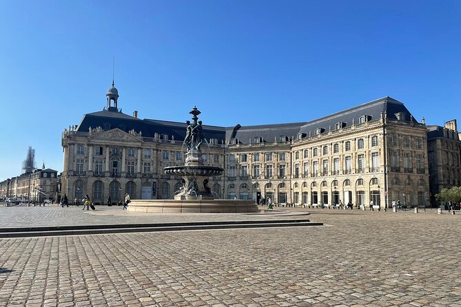 The essential in Bordeaux, private tour with a local - Visiting Bordeaux’s Historic Medieval Gates and Old Town Entrances