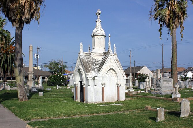 The Galveston Cemetery Tour - Walk With The Dead! - The Paranormal Aspect: Fact and Folklore