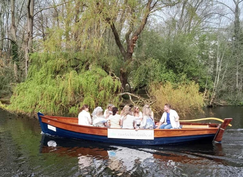 The Hague: individual tickets for an electric boattour! - Electric Boat Tour on a Self-Built Ship with a Skilled Skipper
