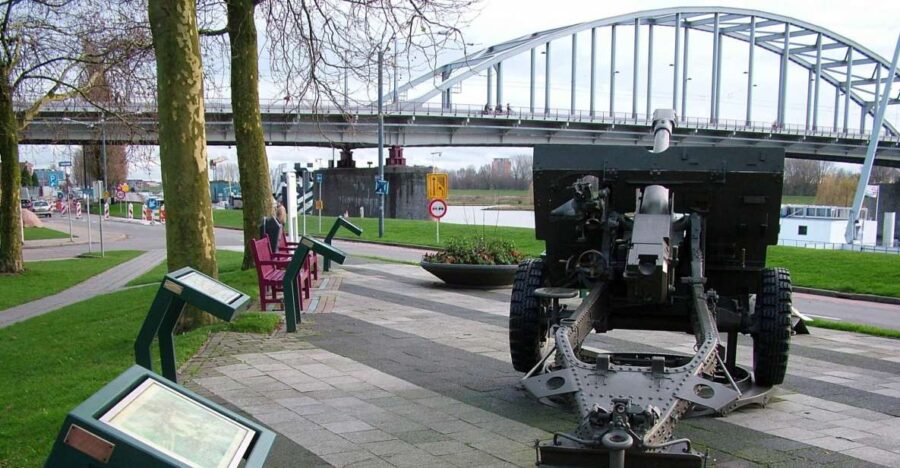 The Netherlands: WW2 Private Day Trip - Starting Point: Hotel Pickup and Private Transportation