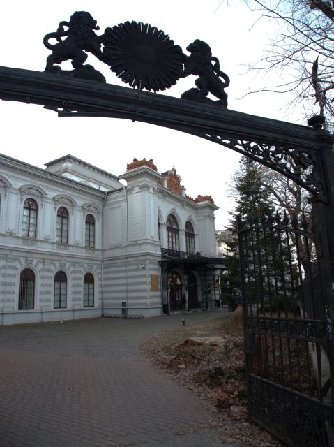 The secret Bucharest - half day walking tour - Starting at Piata Romana and the First Eccentric Stories at Piata Lahovari