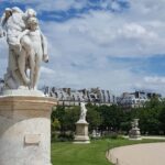 The Tuileries Garden's Classic Sights: A Self-Guided Audio Tour - The Louvre Pyramid and Its Architectural Significance