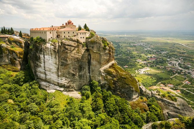 Thessaloniki to Meteora  Private Day Trip - The Imposing Geology and Monastic Heritage at Meteora