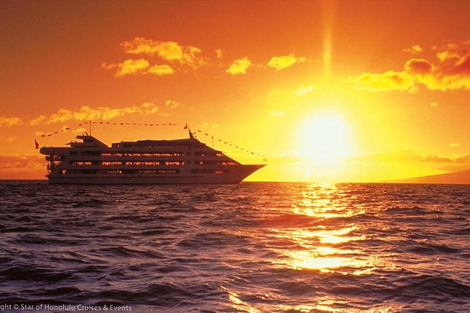 Three Star Deluxe Sunset Dinner and Show - From the Dock to the Open Ocean: A Waterborne Adventure