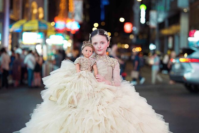 Times Square VIP Photoshoot on the Iconic Red Stairs - Logistics and Meeting Arrangements