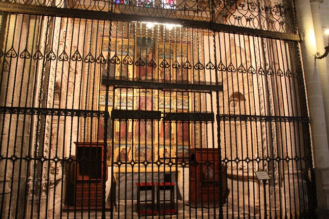 Toledo Half Day Tour with Cathedral, St Tome Church & Synagoge - Exploring the Toledo Cathedral’s Gothic Grandeur