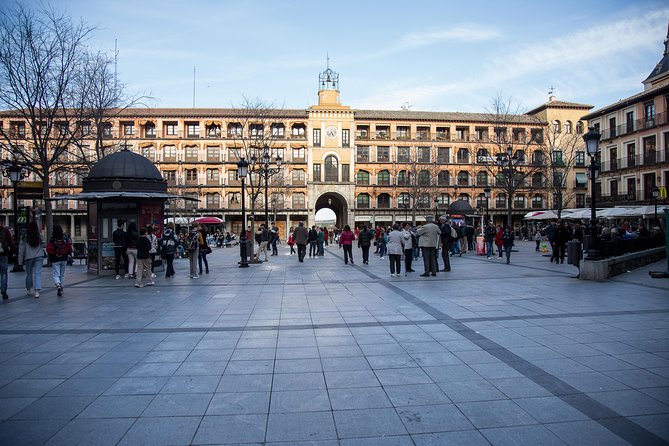Toledo Monumental Tour with Tourist Bracelet - Starting Point at Plaza del Ayuntamiento