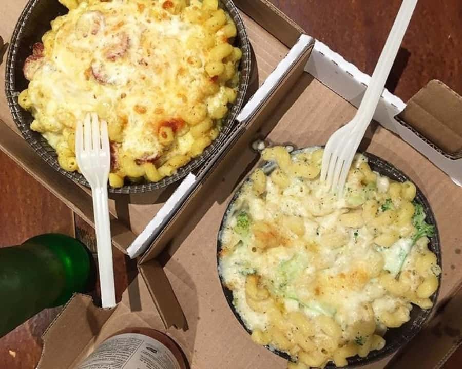 Toronto : Best Street Food Tour With A Local Guide - Visiting the Hockey Hall of Fame and Its Food Tasting Stop