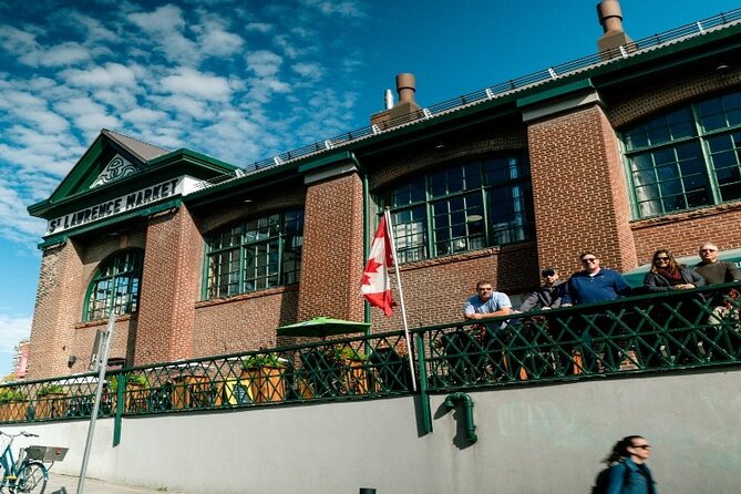 Toronto Highlights Walking Tour with CN Tower & Harbour Boat Ride - Passing by the Hockey Hall of Fame and Toronto’s Historic Landmarks