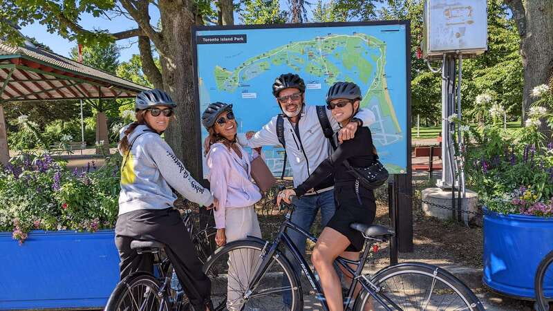 Toronto Islands: Morning or Twilight 3.5-Hour Bike Tour - Exploring the Historical Landmarks on the Islands