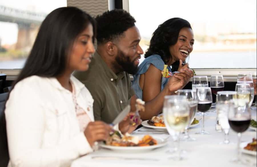 Toronto: Mother's Day Premier Cruise with Brunch or Dinner - Starting Point and Parking Options at Queen’s Quay