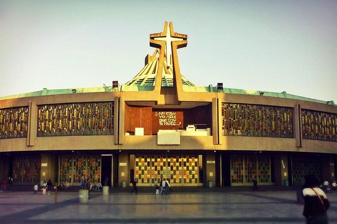 Tour Basilica of Guadalupe and Pyramid of Teotihuacán - Sanctuary of the Virgin - Cultural Highlights at Garibaldi Square and Plaza de las Tres Culturas