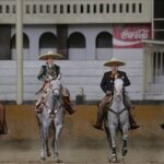 Tour between Charros, Mariachi and Tlaquepaque - Horseback Riding and Calf Roping with Professional Instructors