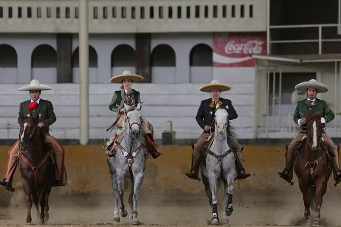 Tour between Charros, Mariachi and Tlaquepaque - Horseback Riding and Calf Roping with Professional Instructors