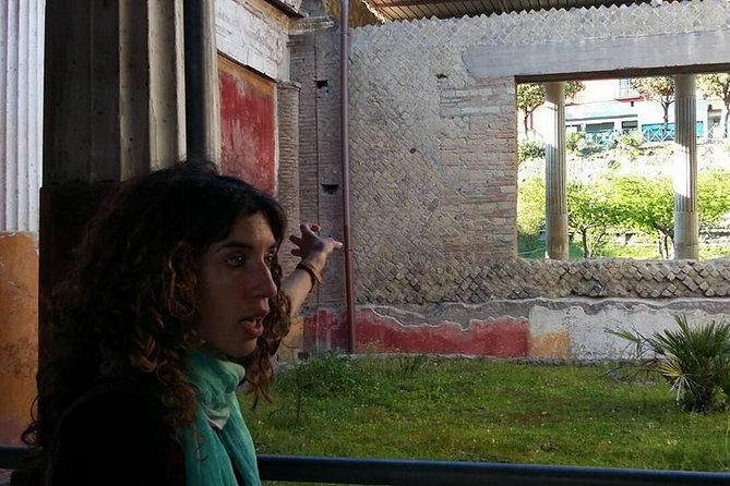 Tour in the villa of Poppea with an archaeologist - Exploring the Roman Residence and Its Frescoes