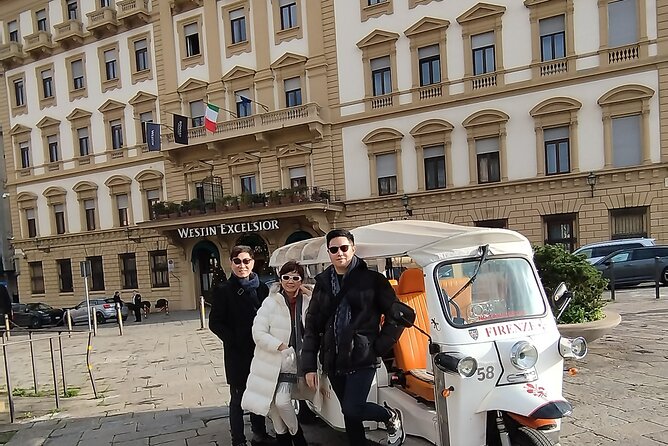Tour of Florence OldTown in golf cart etuktuk (Minimum 2 PAX) - From Florences Historic Center to the Oltrarno District