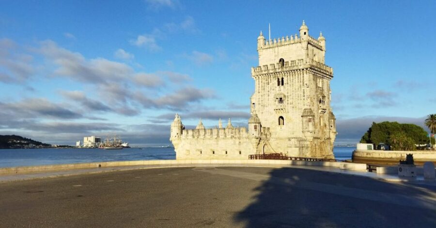 Tour of Lisbon monuments and viewpoints - Starting at Rossio Square Amid Lisbon’s Historic Heart