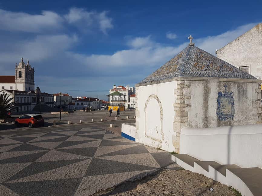 Tour of Nazare by car - From the Historic Pederneira Viewpoint to the Iconic Lighthouse