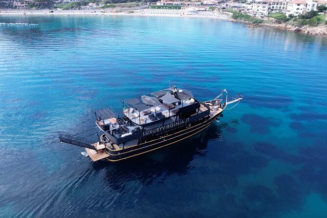 Tour of the Archipelago of La Maddalena ecofriendly - The Ecofriendly Approach and Vessel Details