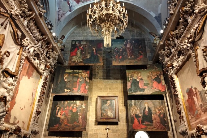 Tour of the Borgias with Cathedral included in Valencia - Inside Valencia Cathedral and the Holy Chalice