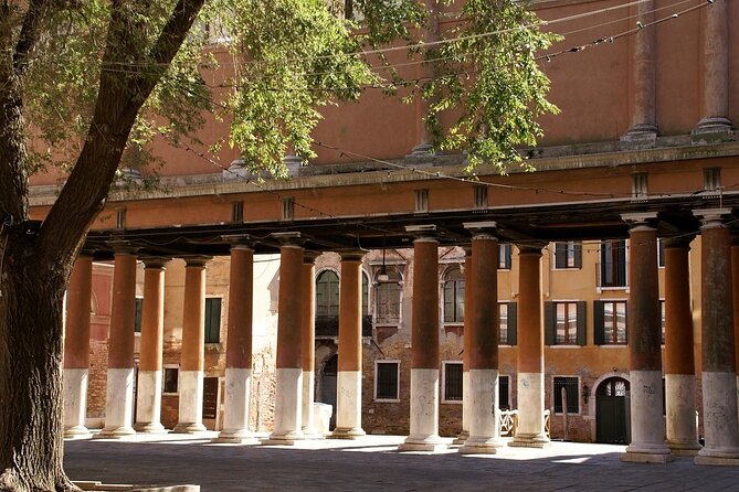 Tour on the Trails of Commissario Brunetti in Venice - Discover Venice’s Filming Districts and Iconic Locations