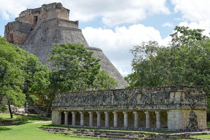Tour to Uxmal Kabah and Chocolate Museum from Mérida - Exploring Uxmal: The Heart of the Puuc Style