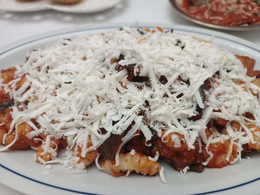 Traditional cuisine in a home restaurant in Syracuse - The Skill and Passion of Chef Maria Rita