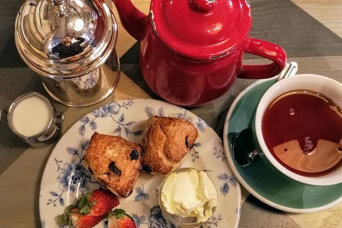 Traditional English Walking Food Tour With London Food Tours - Visiting Borough Market: Londons Foodie Haven