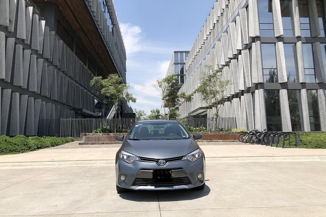 Transfer by car to or from Guadalajara Airport - How and where does the pickup process happen at Guadalajara Airport?