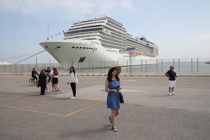 Transfer from Ravenna Cruise Terminal to Venice - The Comfort and Convenience of the Vehicle