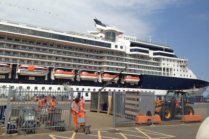 Transfer London to Southampton Cruise Terminal (extra luggage) - Comfortable Vehicles with Scenic Views During the Drive