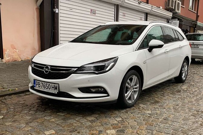 Transfer Plovdiv to Sofia airport/city with a car 3+1 - The Vehicles: New and Well-Maintained for Comfort