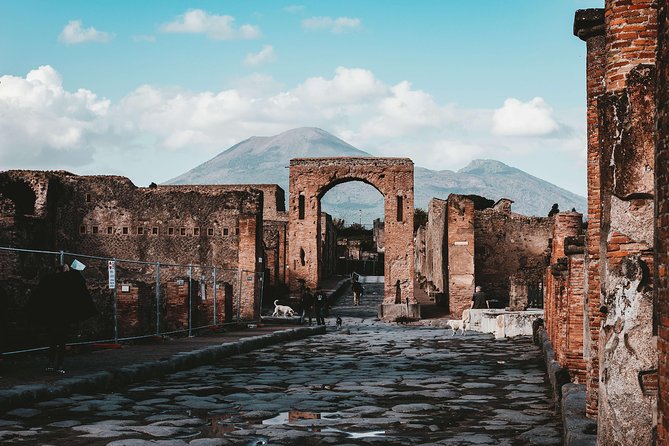 Transfer Rome to Positano, stop in Pompei - Starting Point and Pickup Options in Rome
