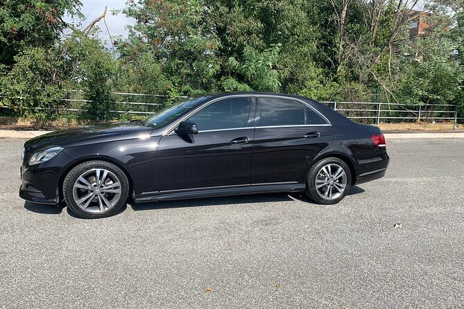 Transfers Fiumicino airport To Rome - Vehicle Features and Comfort Amenities