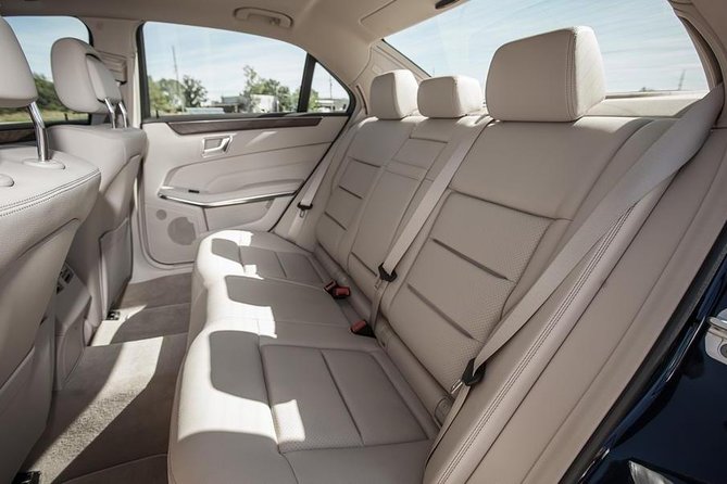 Transport from Lisbon Airport to the center of Lisbon - Ease of Booking with Mobile Tickets and Group Discounts