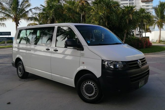 Traslados Privados del Aeropuerto de Cancun a Playa del Carmen - A Convenient and Comfortable Private Transfer from Cancun Airport to Playa del Carmen