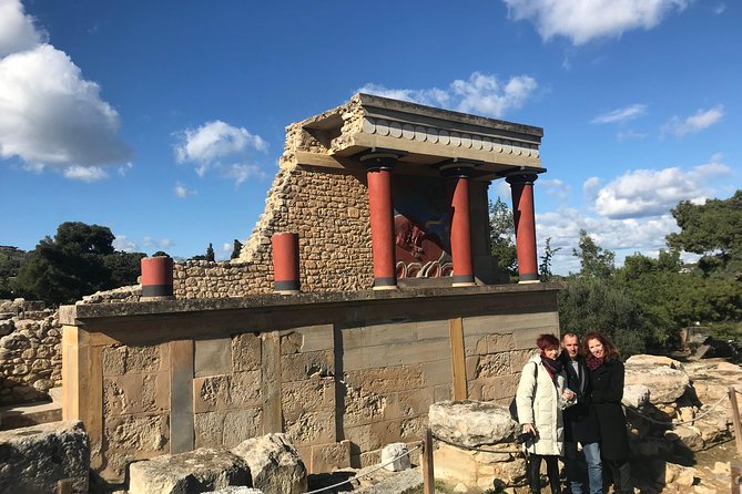 Travel Crete - Visit Knossos palace (Semi Private - Shared Tour) - Exploring the Heraklion Archaeological Museum’s Minoan Art